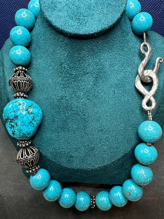 Jewelry - Southwestern Style Blue Gemstone Necklace